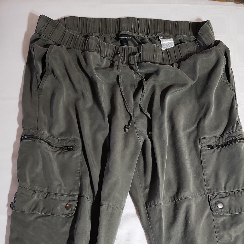 Banana Republic Olive Cargo Pants